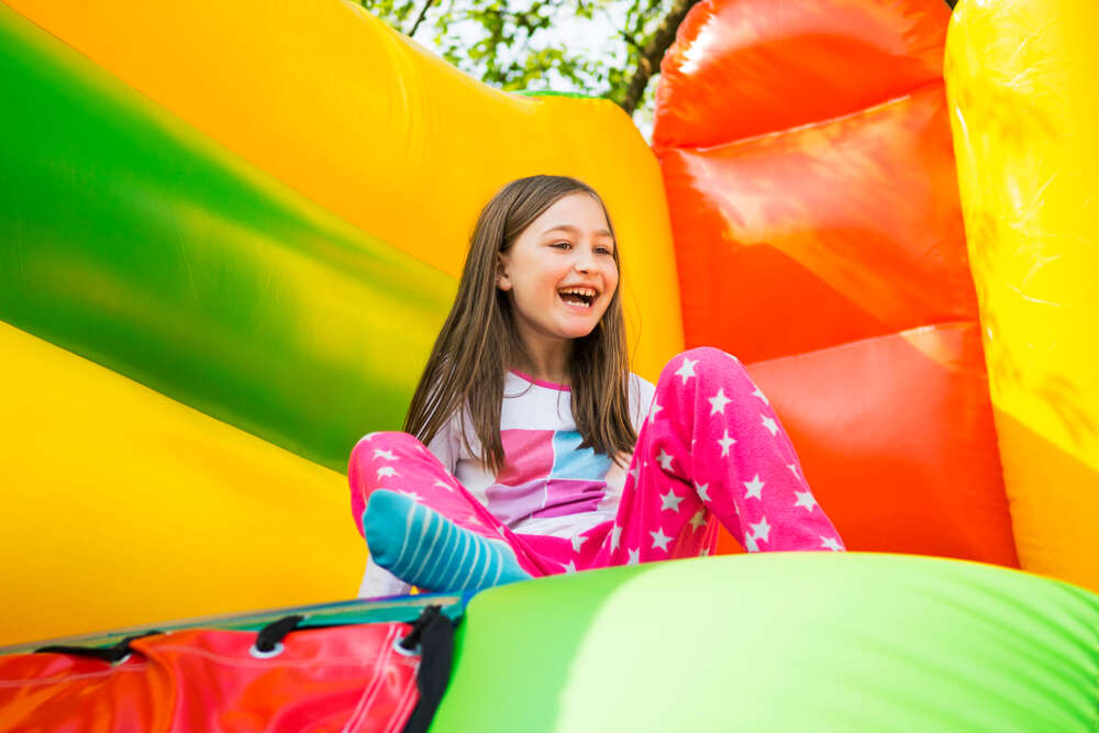 Top 7 Bounce House Themes Kids Love in Oakland